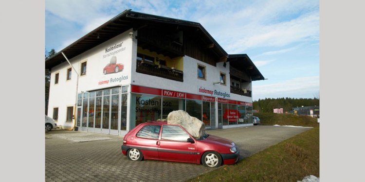 Kostenlose Steinschlagreperatur* bei Autoglas Niedermayr!